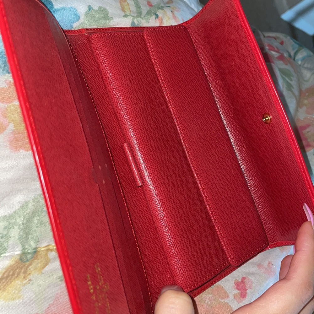 Red wallet - Picture 3 of 3